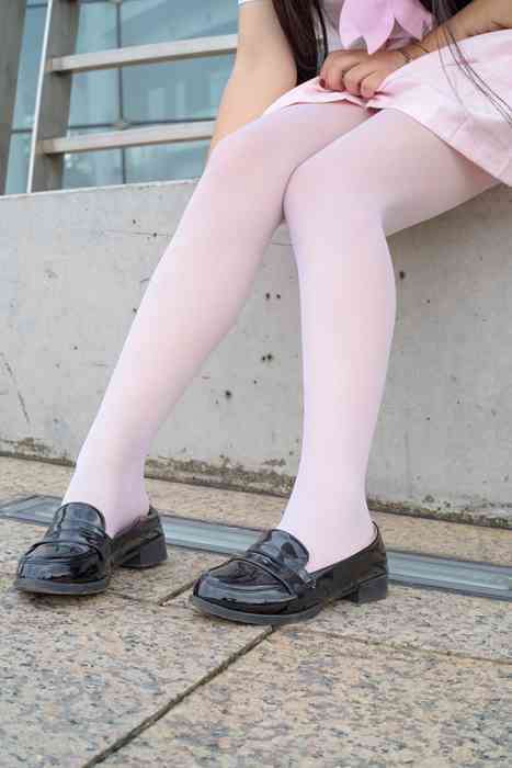 [森萝财团美腿丝袜写真]ID0033 萝莉丝足写真 [R15-033] 粉红卡哇伊 [75P-563MB]--性感提示：暧昧骚妹饥渴少妇神秘浑圆翘臀炫酷时尚胸器巨大美丝制服诱惑无底湿滑一丝不挂脱去全身丝袜女秘书大奶内衣