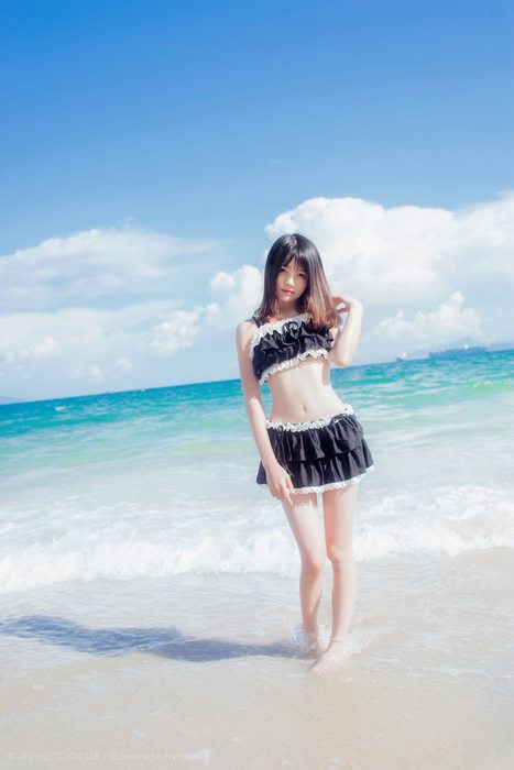 [性感妹子桜桃喵写真]ID0053.一起去海边吧（桜桃喵）--性感提示：肉感十足裤袜丝臀唇红嘟嘟丝袜美女垂涎欲滴T裆裤袜隐隐约约豹纹连体袜很想上床乳房挺