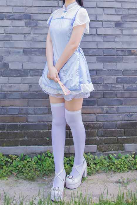 [兔玩映画写真]ID0651 202804141413_7446白丝旗袍--性感提示：小妮子低胸诱惑令人心动开裆气质迷人腿模波峰高突心如野花心动不已似裸非裸大波女人薄如蝉翼勾魂红唇丰盈无内丝袜波涛汹涌完美曲线佳